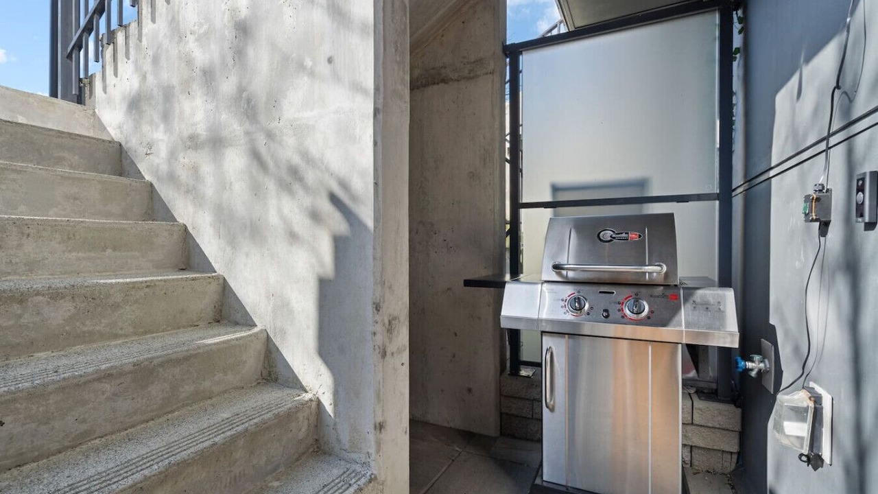 Photo of Patio Balcony in Lower Lonsdale