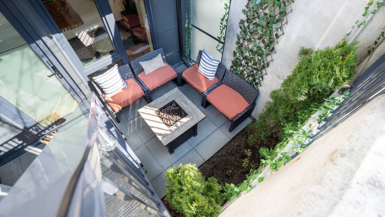 Photo of Patio Balcony in Lower Lonsdale