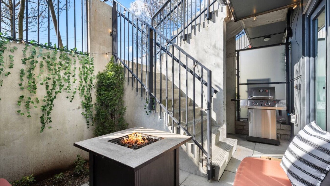 Photo of Patio Balcony in Lower Lonsdale