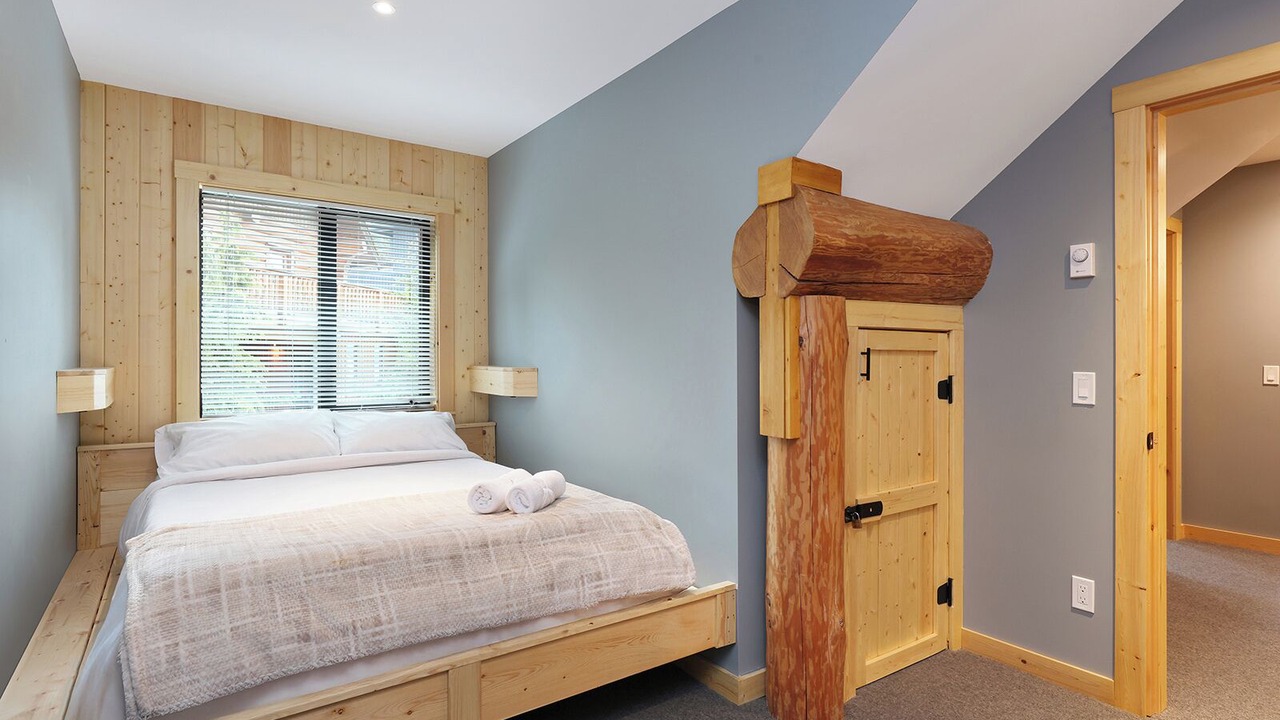 Photo of Bedroom in Courtenay