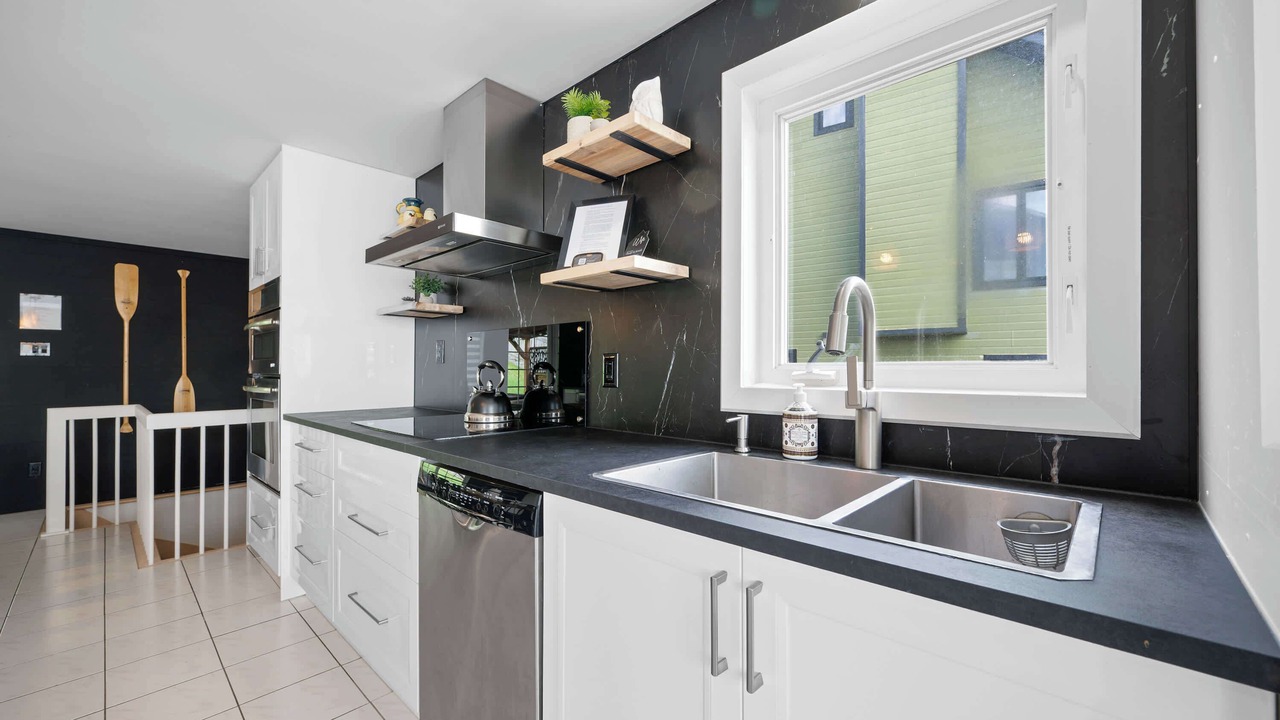Photo of Kitchen in Petite-Riviere-Saint-Francois