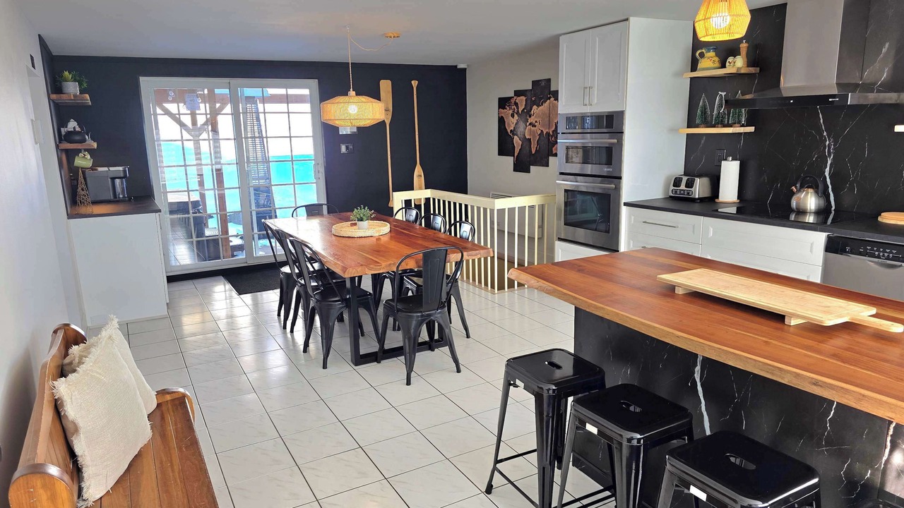 Photo of Kitchen in Petite-Riviere-Saint-Francois