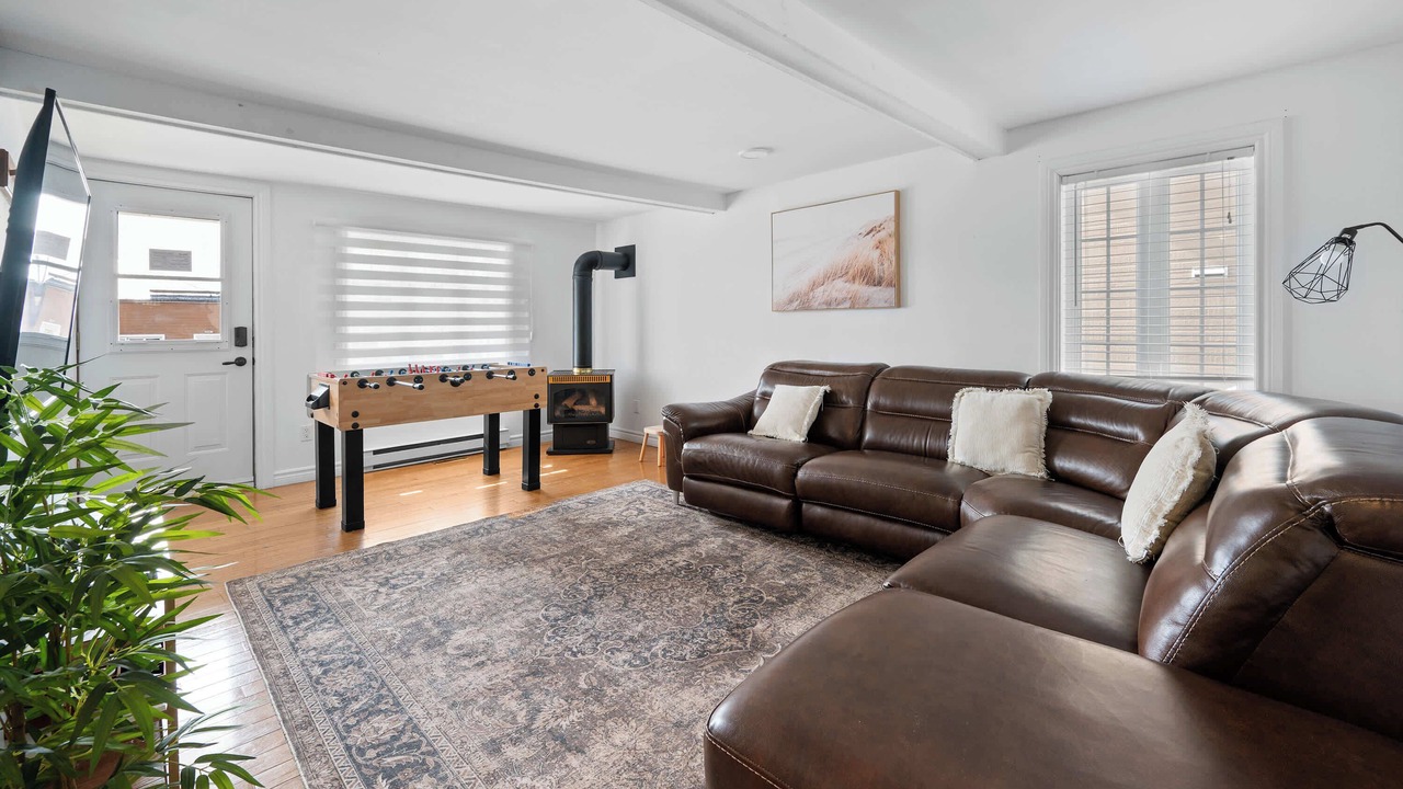 Photo of Livingroom in Petite-Riviere-Saint-Francois
