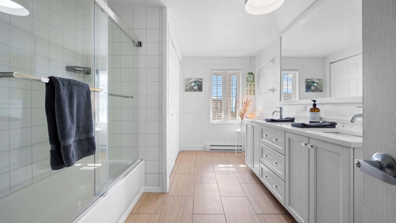 Photo of Bathroom in Petite-Riviere-Saint-Francois