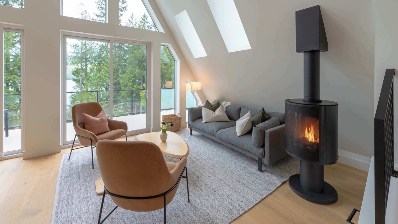 Photo of Livingroom in Youbou
