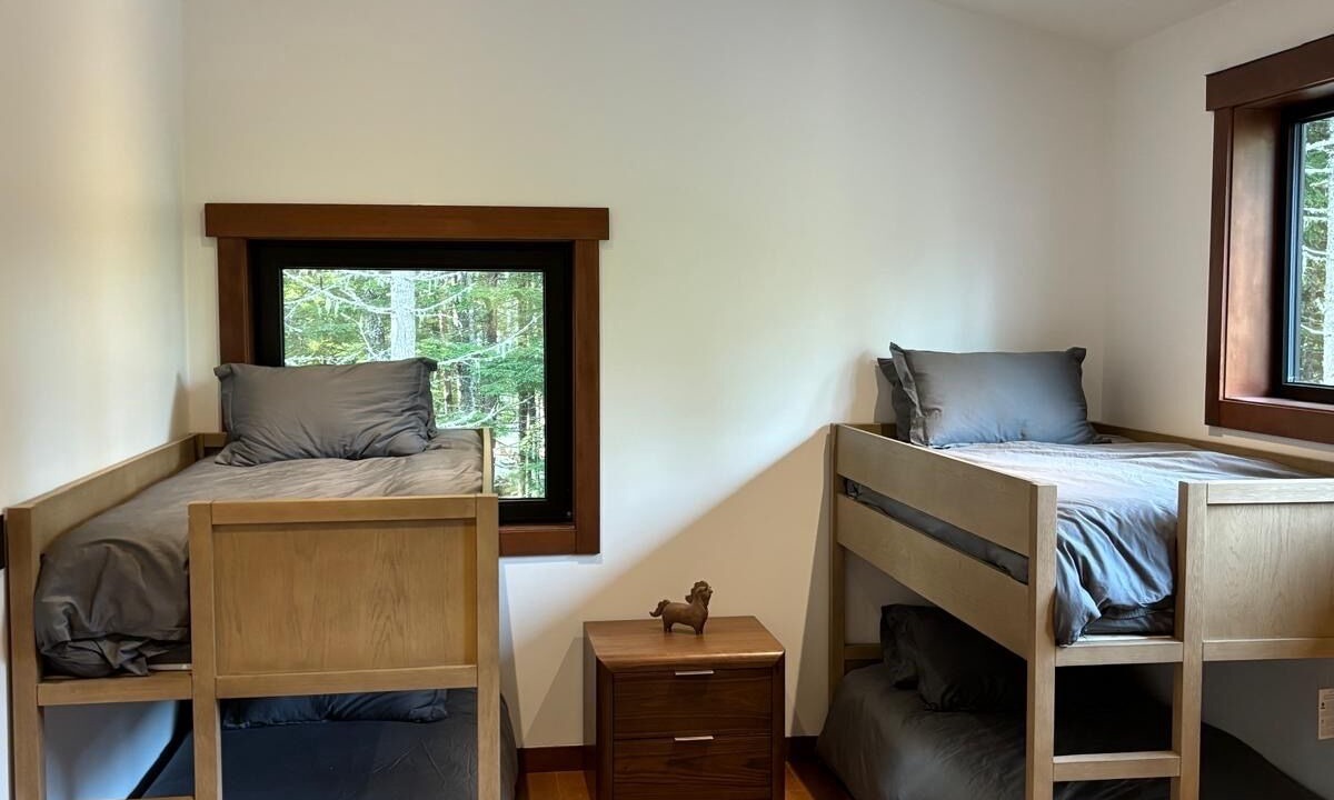Photo of Bedroom in Sea to Sky Highway