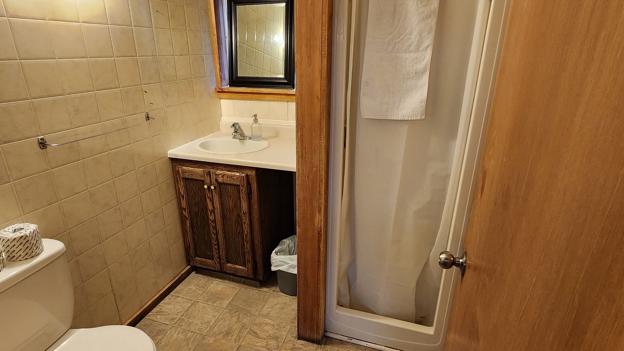 Photo of Bathroom in Dysart et al
