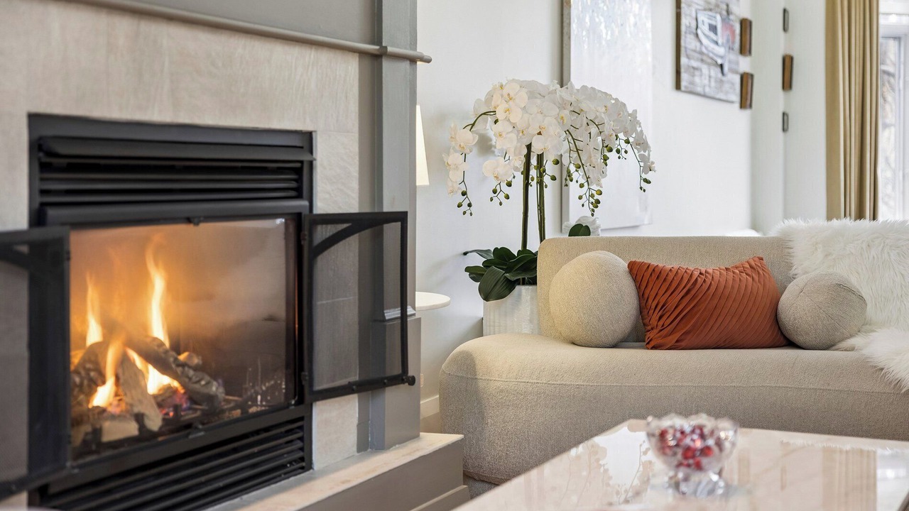 Photo of Livingroom in East York