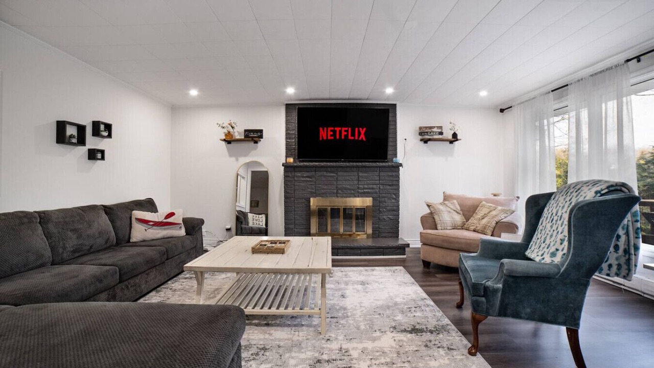 Photo of Livingroom in Bracebridge