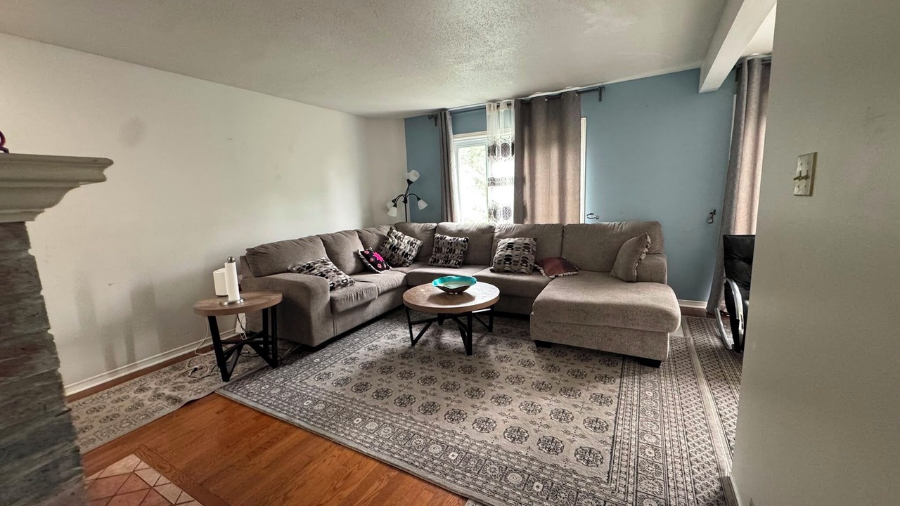 Photo of Livingroom in Ottawa Division