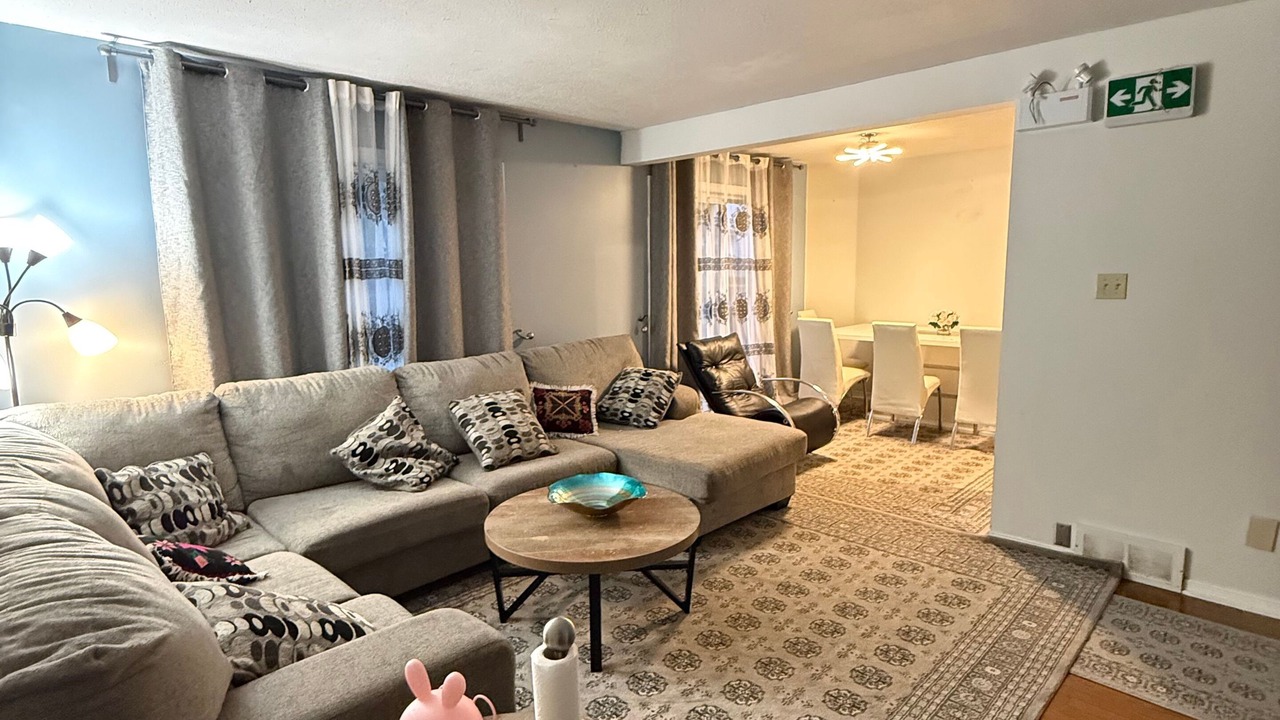 Photo of Livingroom in Ottawa Division