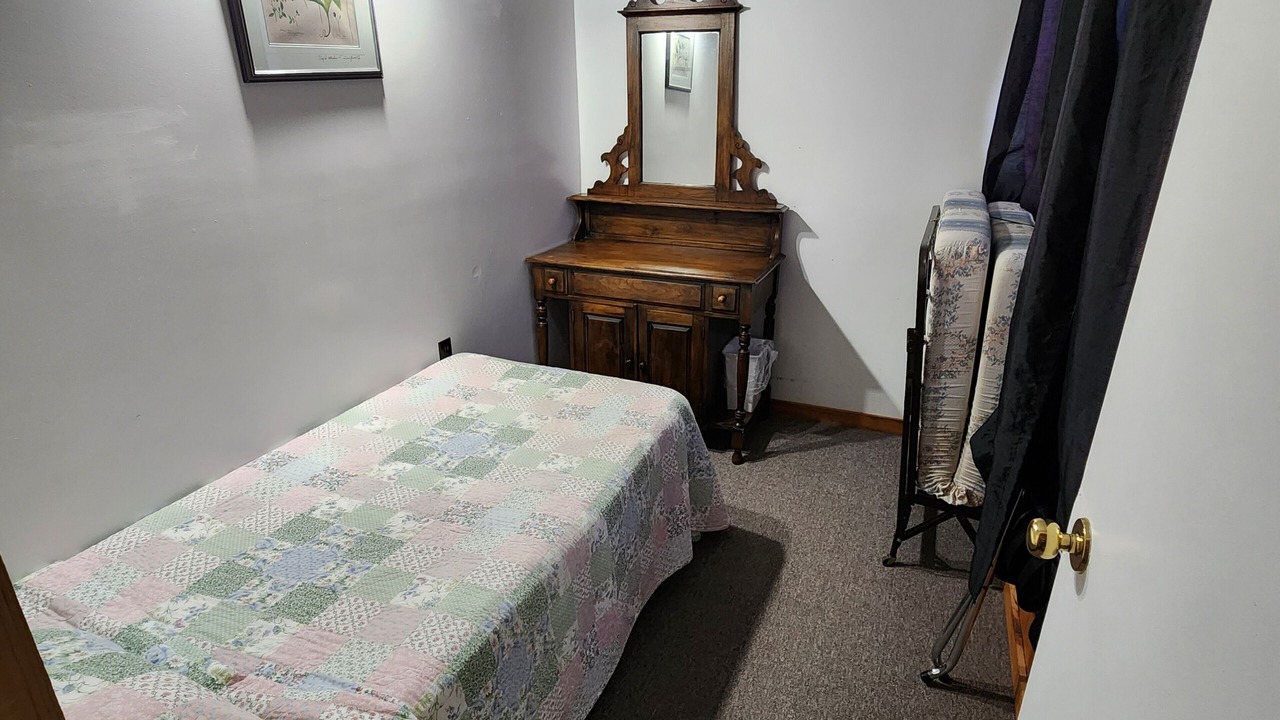 Photo of Bedroom in Dysart et al