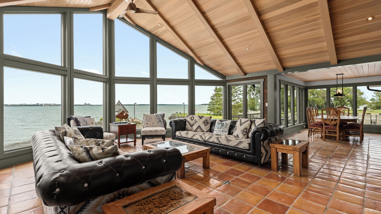 Photo of Livingroom in Wolfe Island