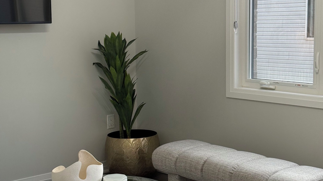 Photo of Livingroom in Bowmanville