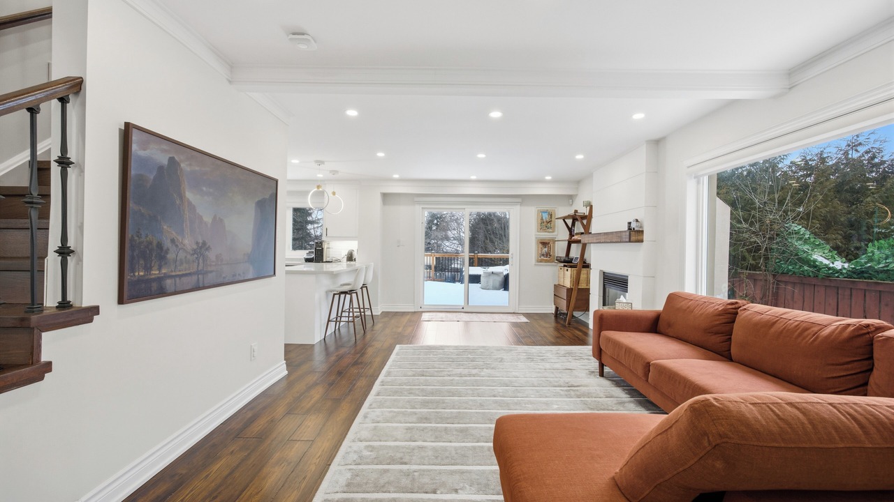 Photo of Livingroom in Erin Mills
