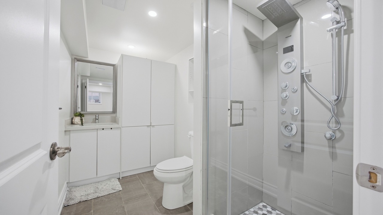 Photo of Bathroom in Erin Mills