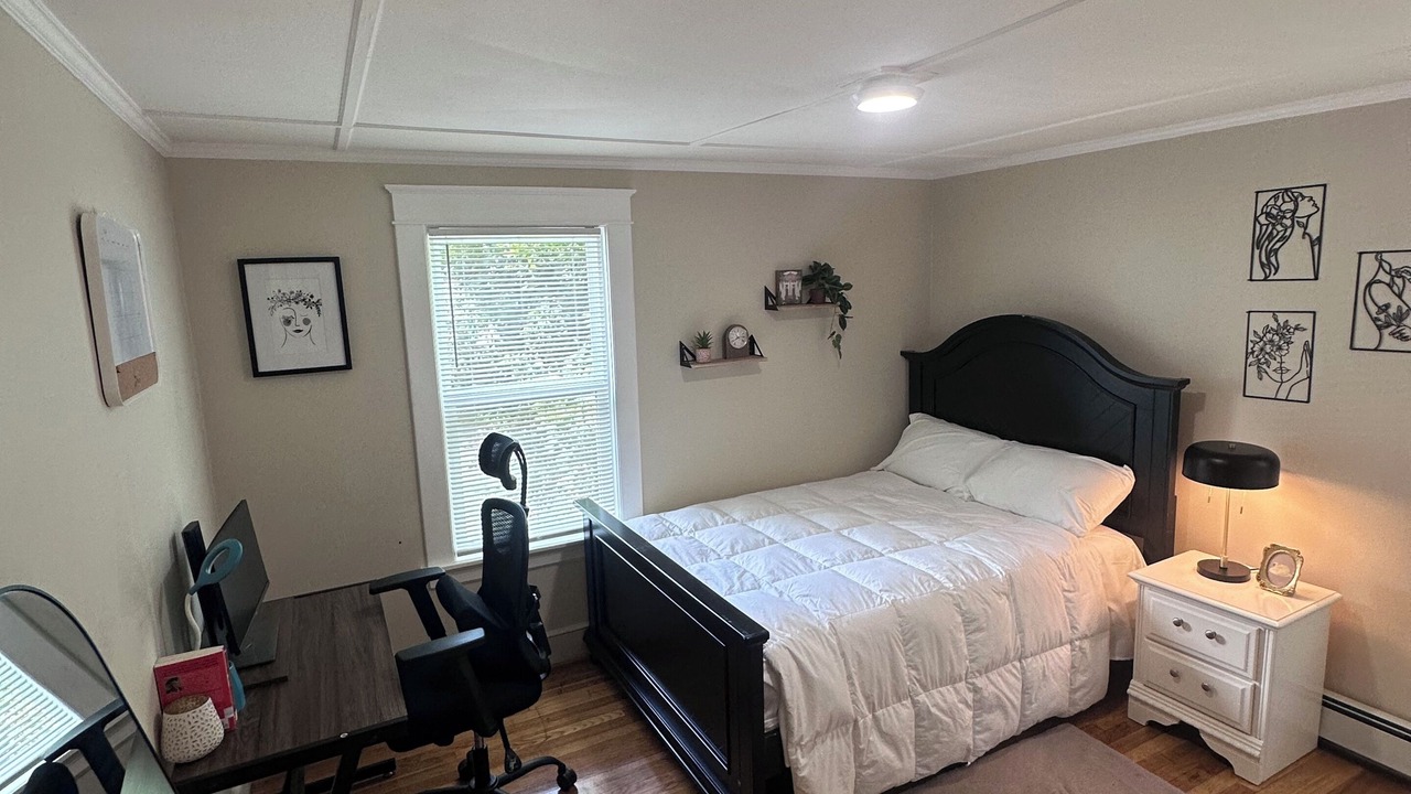 Photo of Bedroom in Winslow