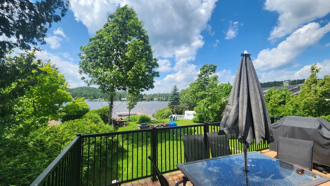 Photo of Outdoor in Adstock
