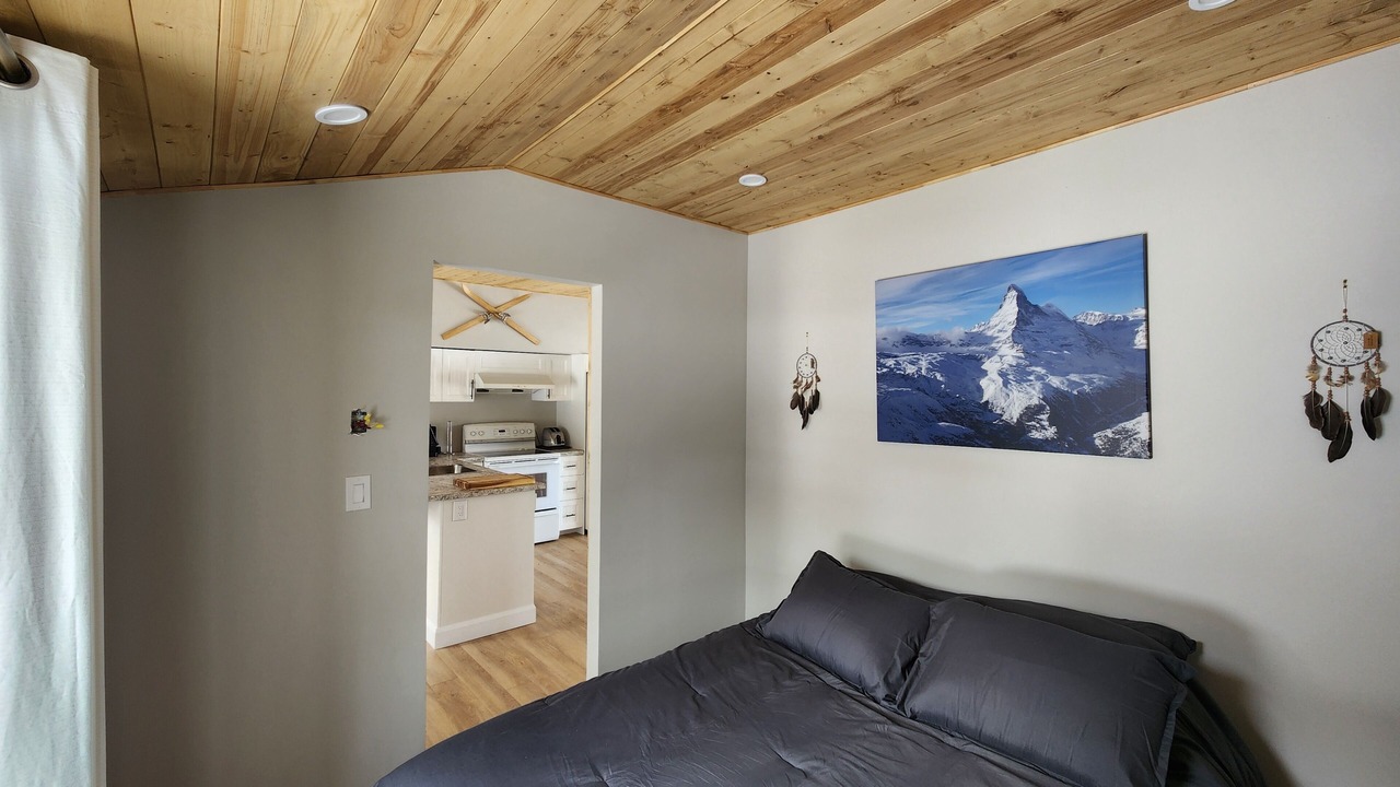 Photo of Bedroom in Adstock