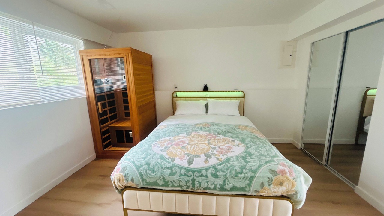 Photo of Bedroom in Departure Bay