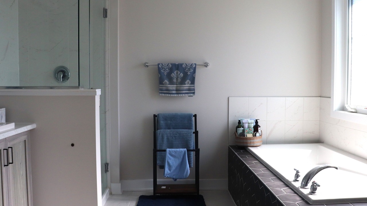Photo of Bathroom in Munster Hamlet - Richmond