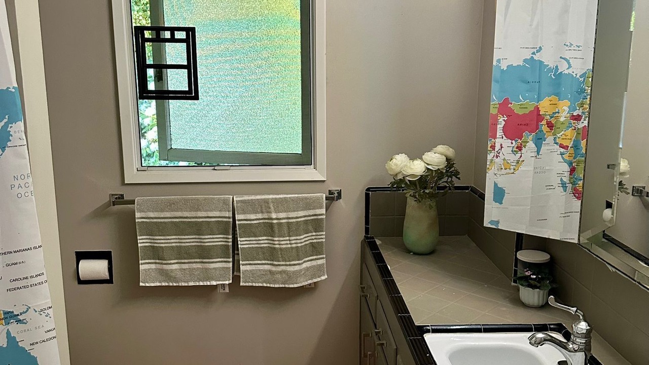 Photo of Bathroom in District of North Vancouver