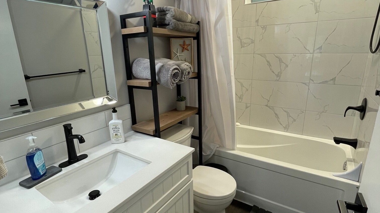 Photo of Bathroom in Earls Cove