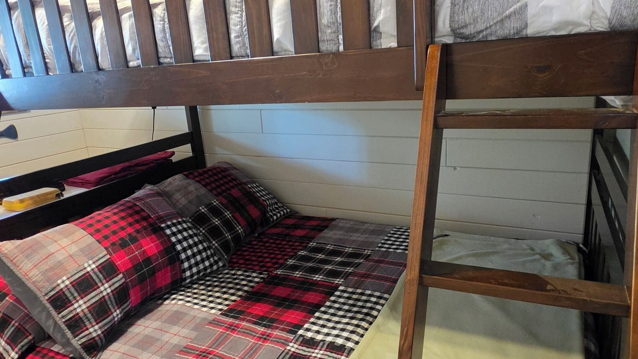 Photo of Bedroom in Sheridan Lake