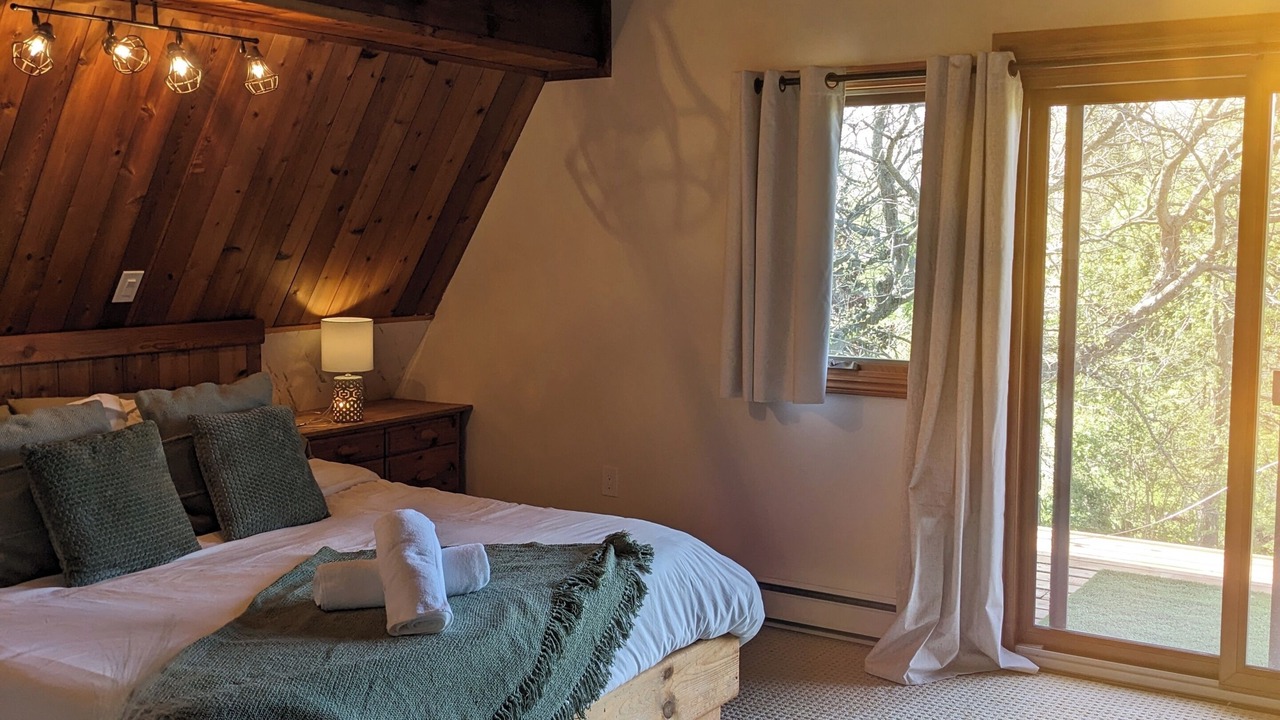 Photo of Bedroom in Tyendinaga