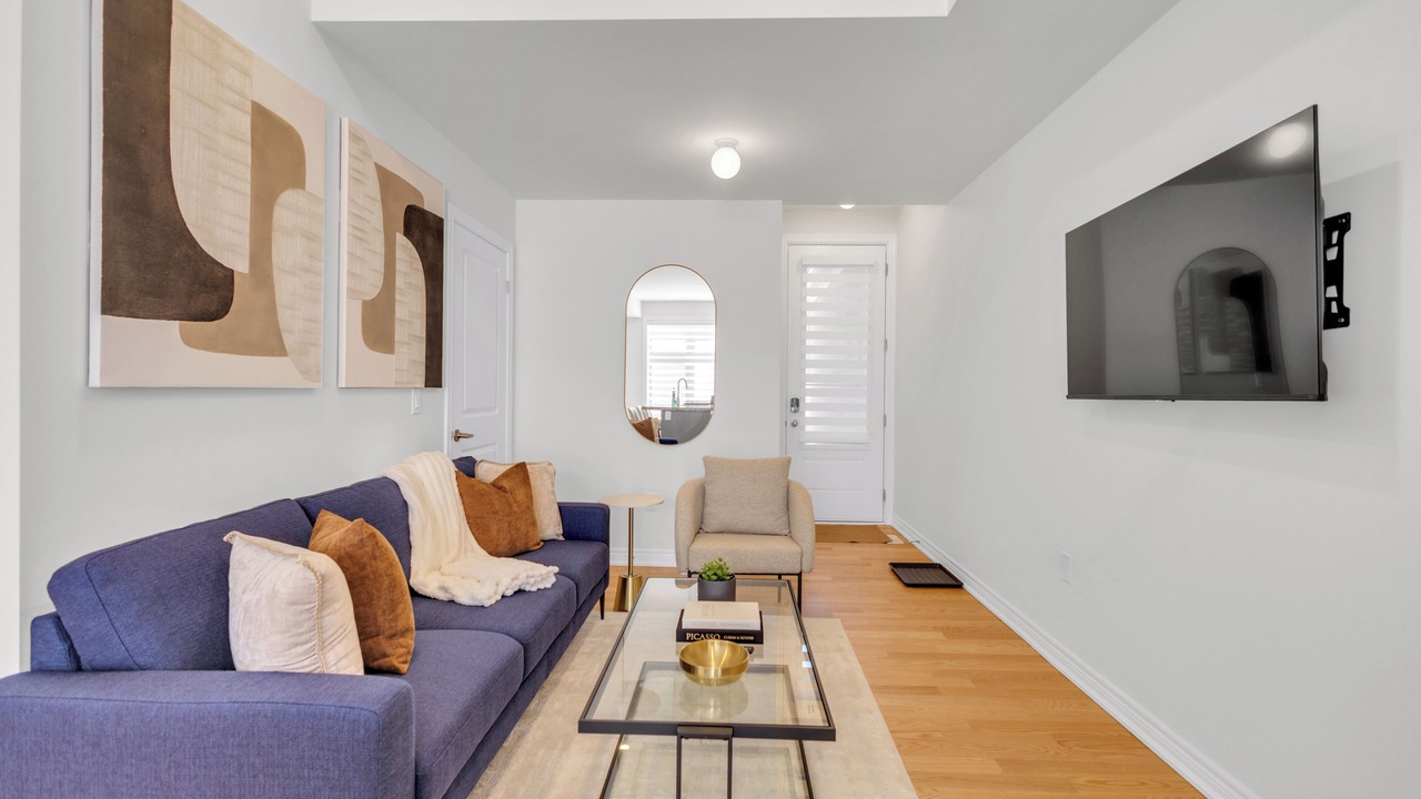 Photo of Livingroom in Oakville