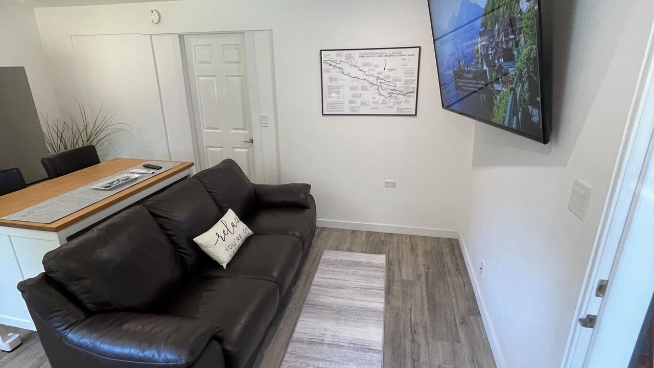 Photo of Livingroom in Youbou
