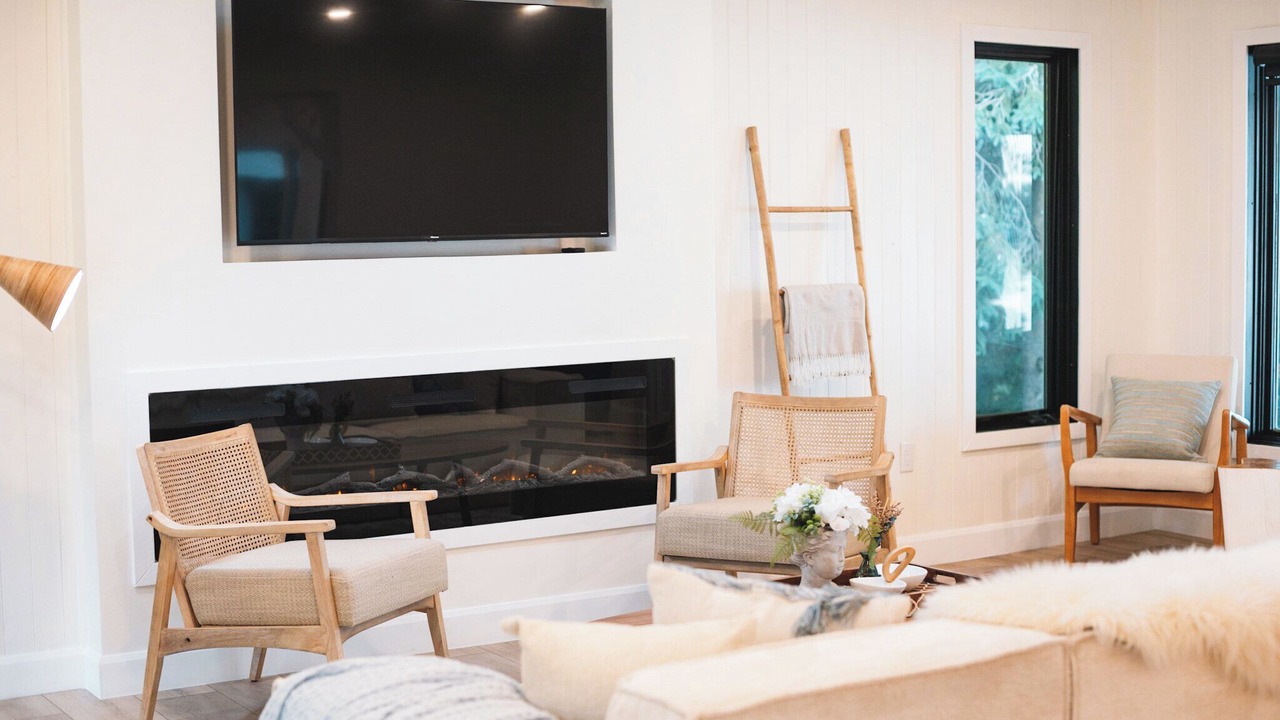 Photo of Livingroom in Fenelon Falls