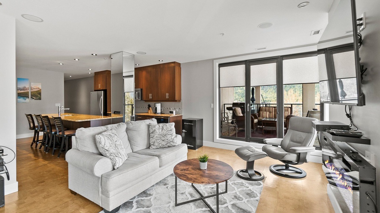 Photo of Livingroom in Sicamous