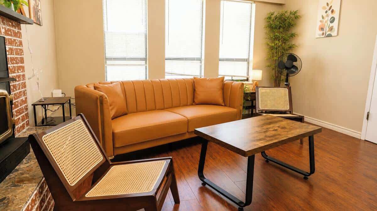 Photo of Livingroom in Fraserview