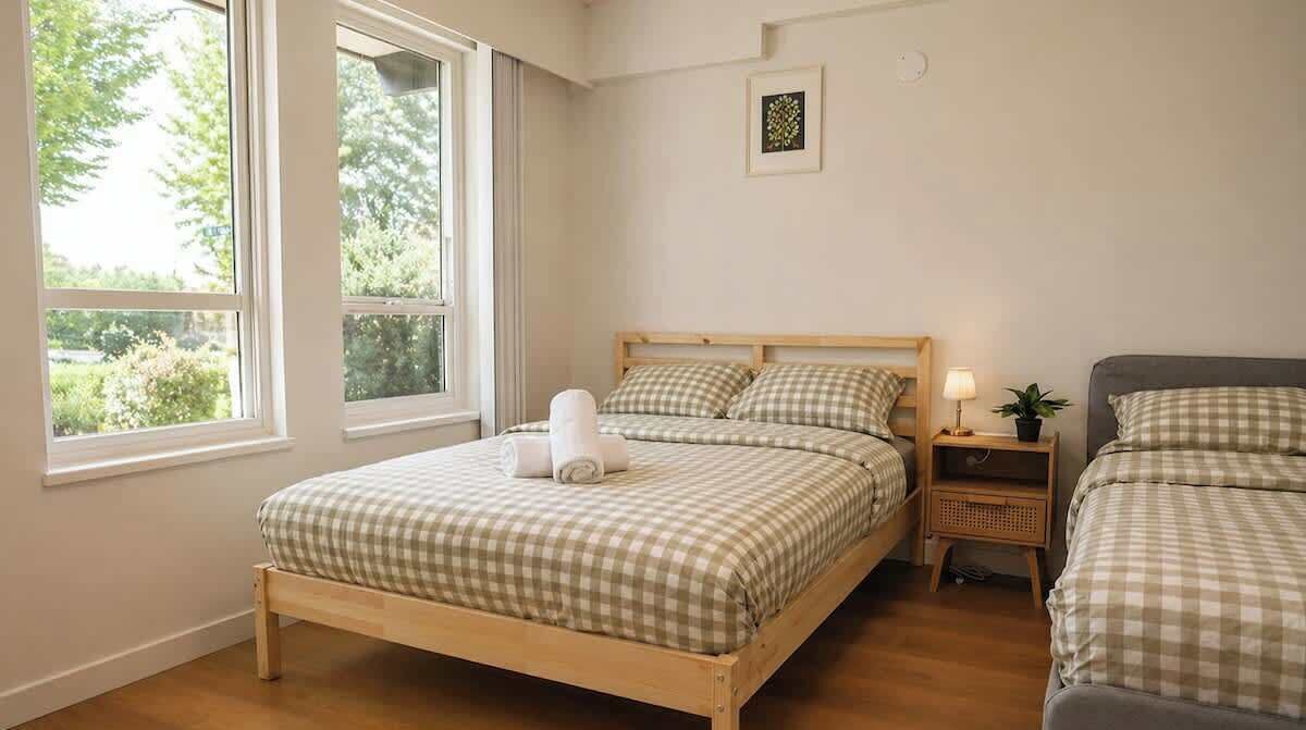 Photo of Bedroom in Renfrew-Collingwood