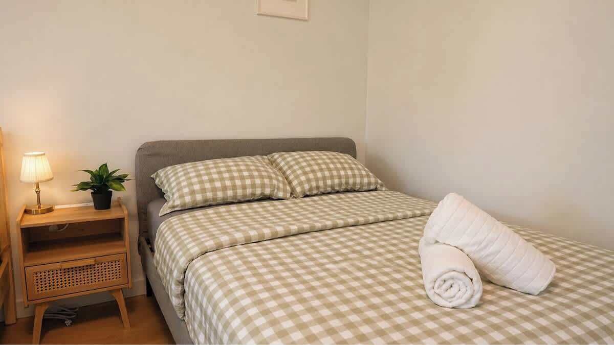 Photo of Bedroom in Renfrew-Collingwood