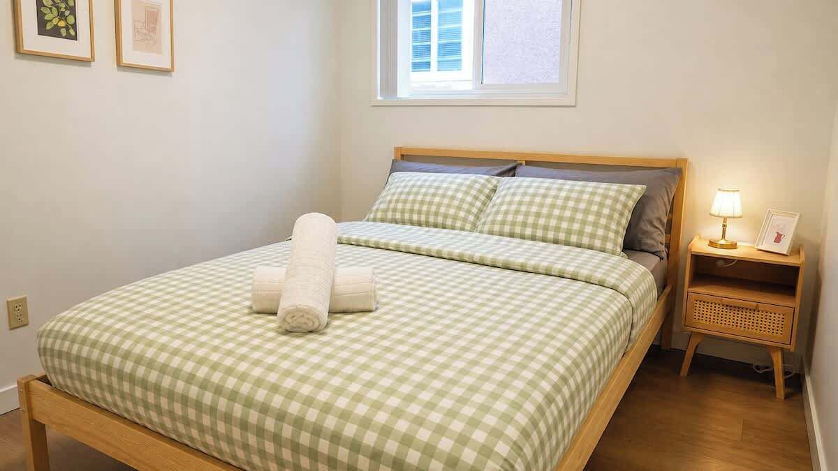 Photo of Bedroom in Renfrew-Collingwood