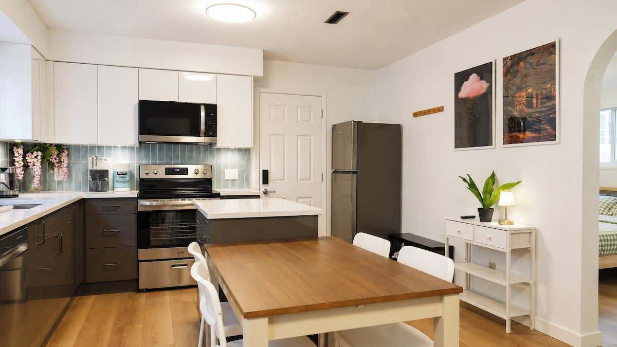 Photo of Kitchen in Renfrew-Collingwood