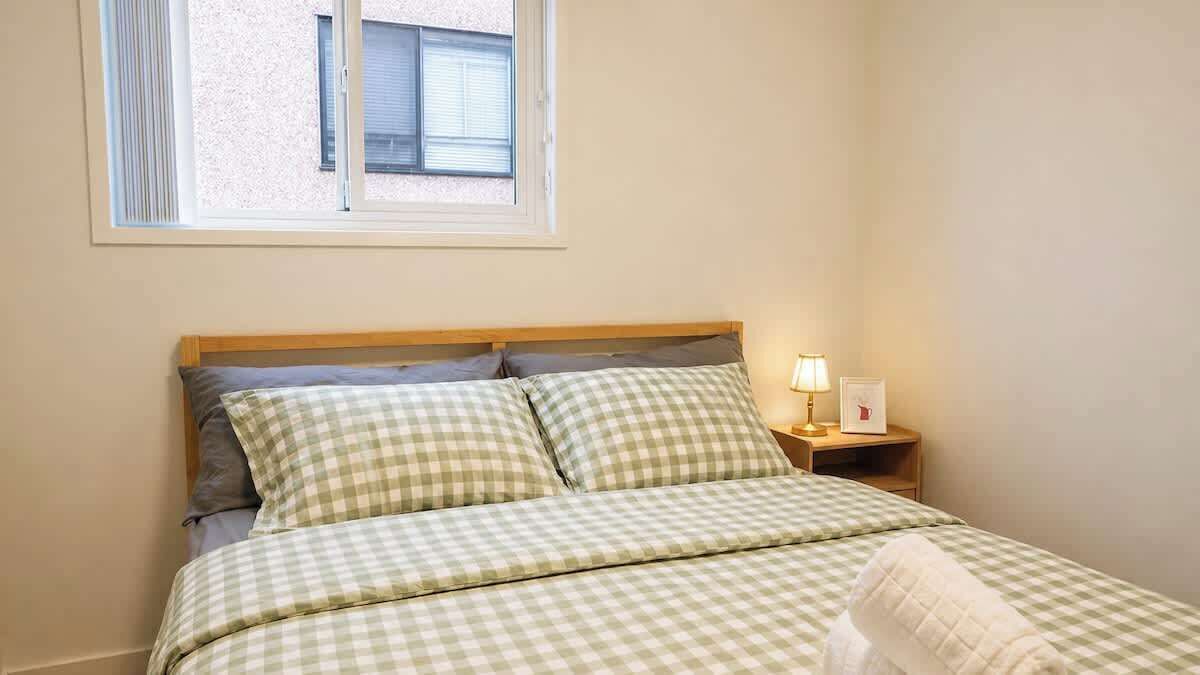 Photo of Bedroom in Renfrew-Collingwood