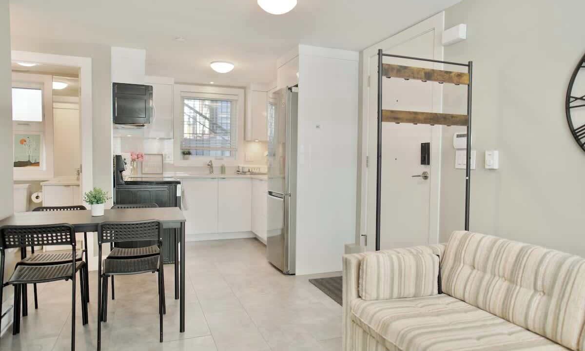 Photo of Livingroom in Vancouver South