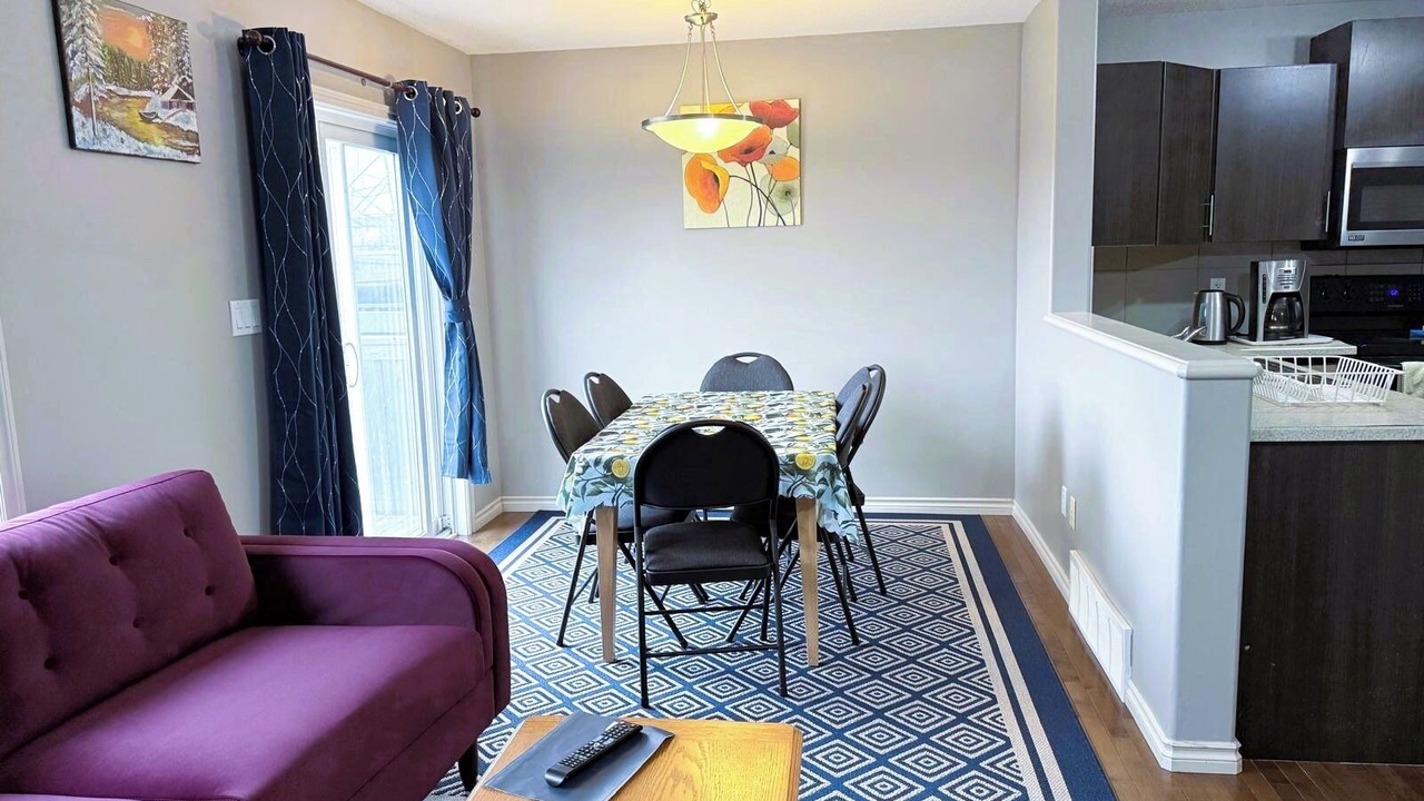 Photo of Livingroom in Southeast Edmonton