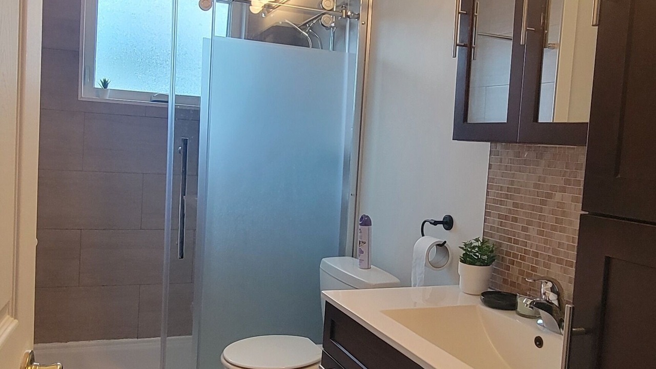 Photo of Bathroom in Saint-Hubert