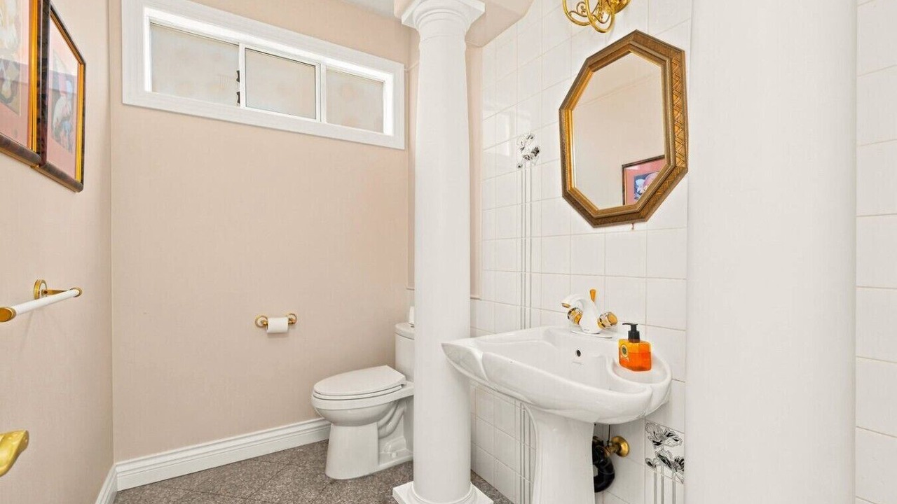 Photo of Bathroom in Arbutus Ridge