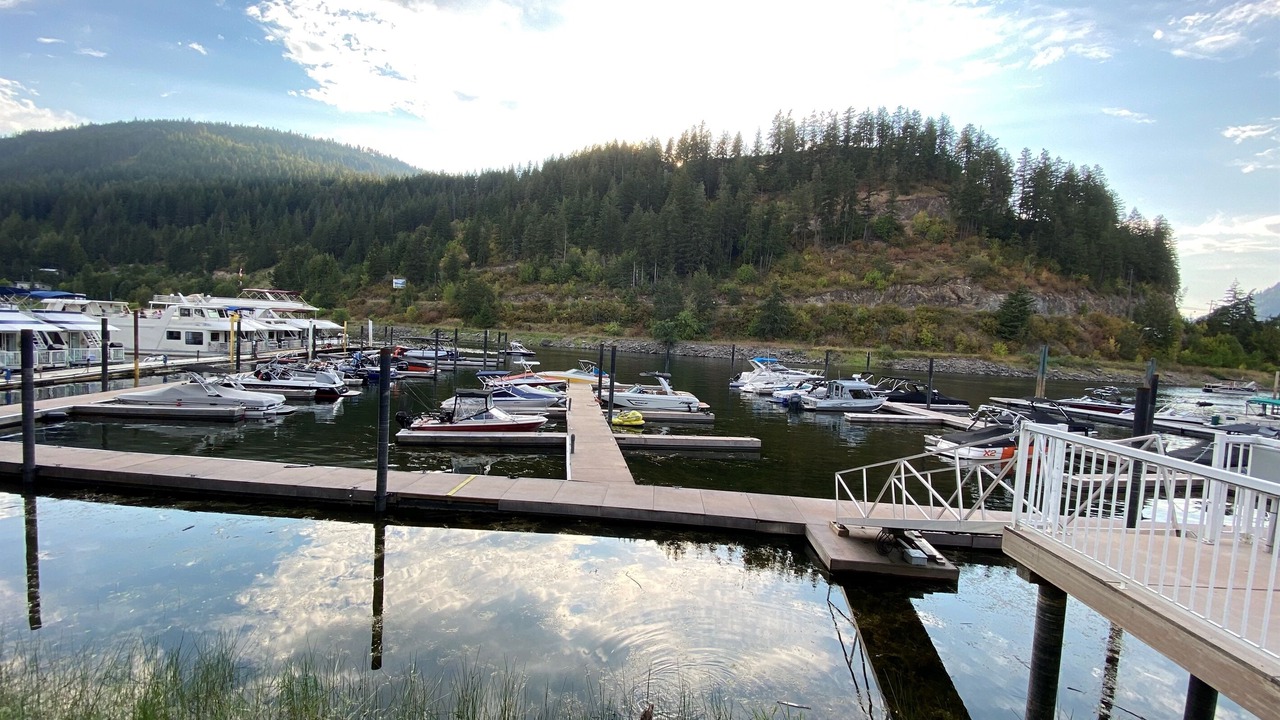 Photo of Others in Sicamous