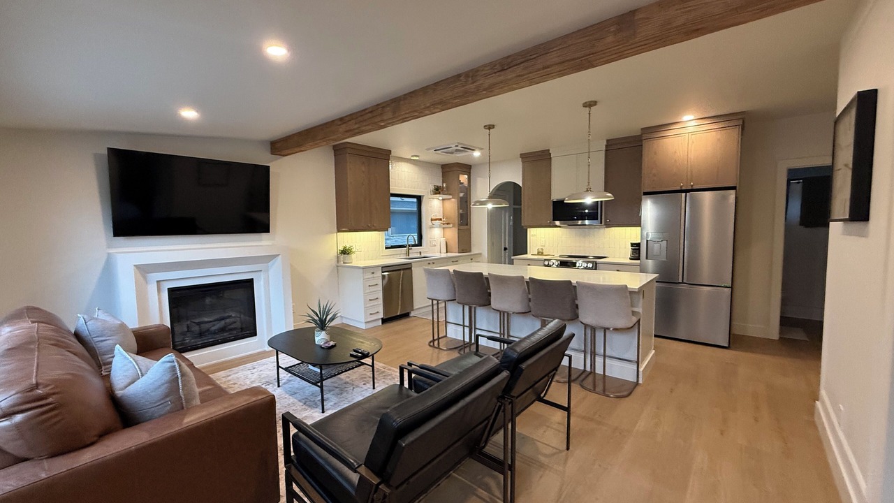 Photo of Livingroom in Grand Bend