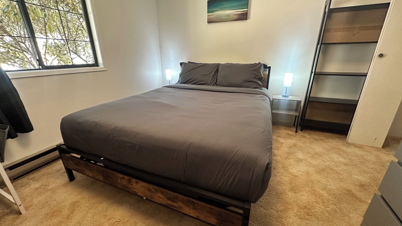 Photo of Bedroom in Colwood
