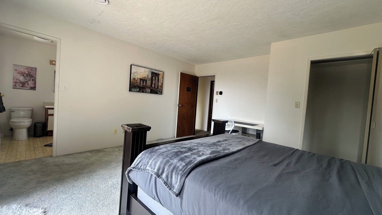 Photo of Bedroom in Colwood