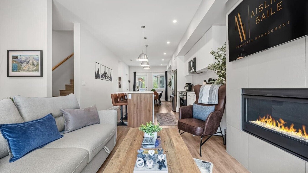Photo of Livingroom in East Kootenay