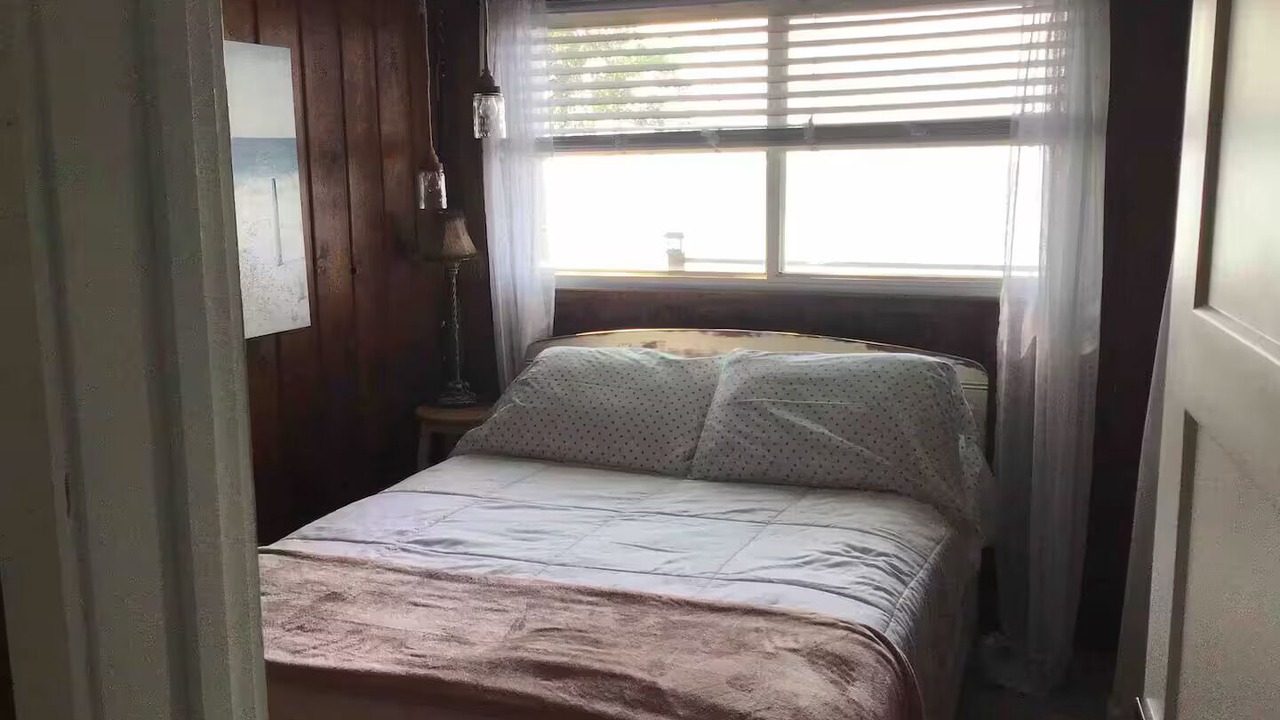 Photo of Bedroom in Romney