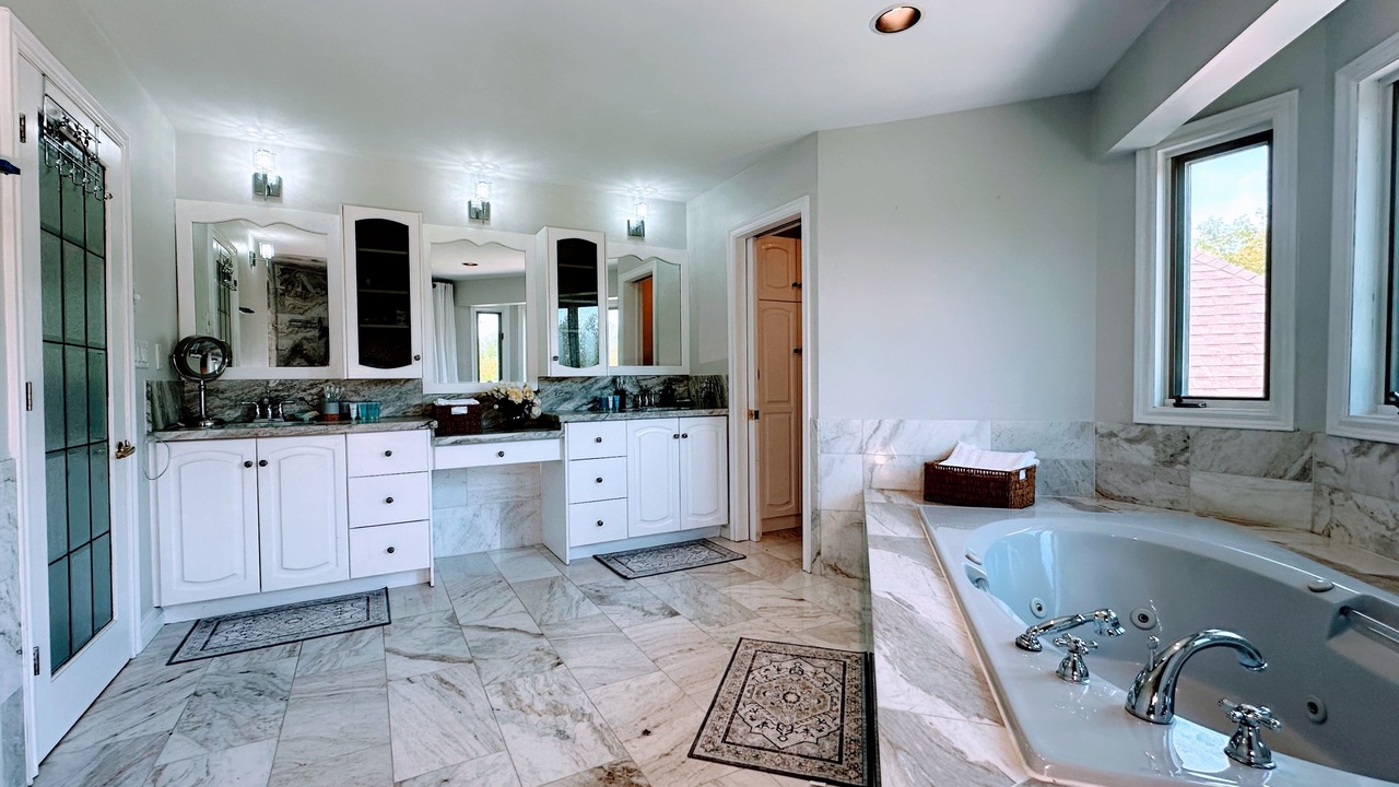 Photo of Bathroom in Colborne